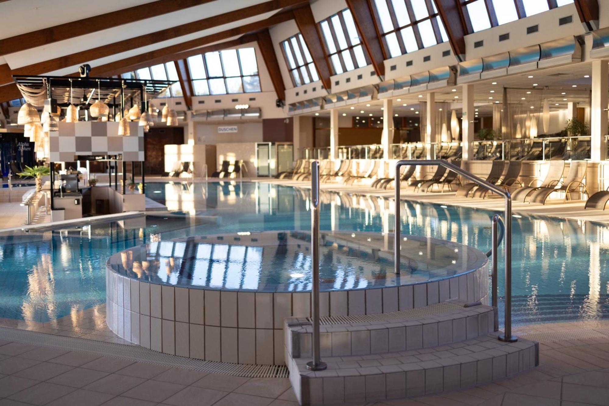Hotel Vier Jahreszeiten Loipersdorf لويبرسدورف باي فرس المظهر الخارجي الصورة